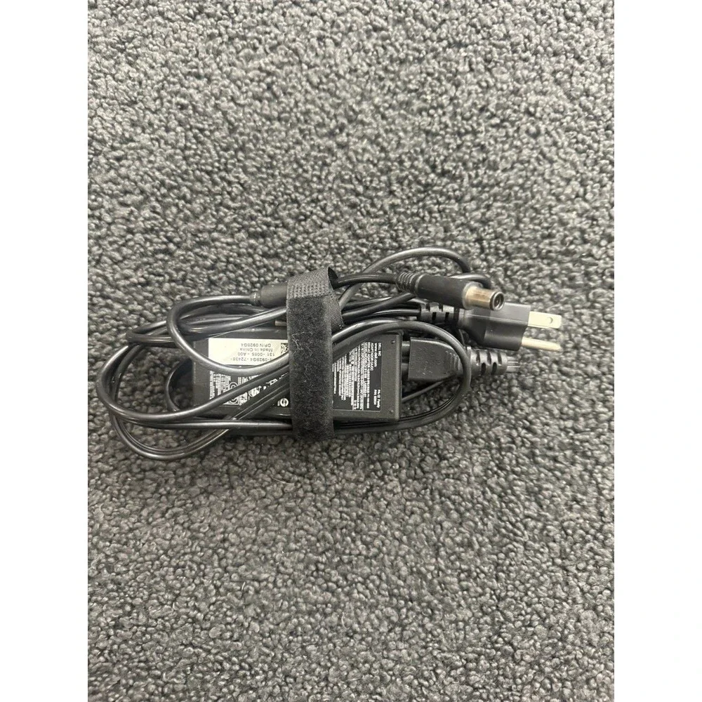 Dell - 65W LA65NS2-01, 19.5V / 3.34A, Power Supply (small tip adapter)